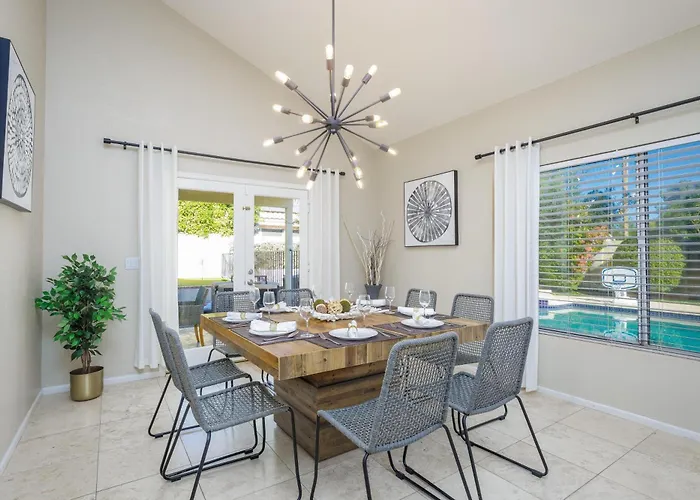 Holiday home Basketball Game, Heated Pool, Game Room,